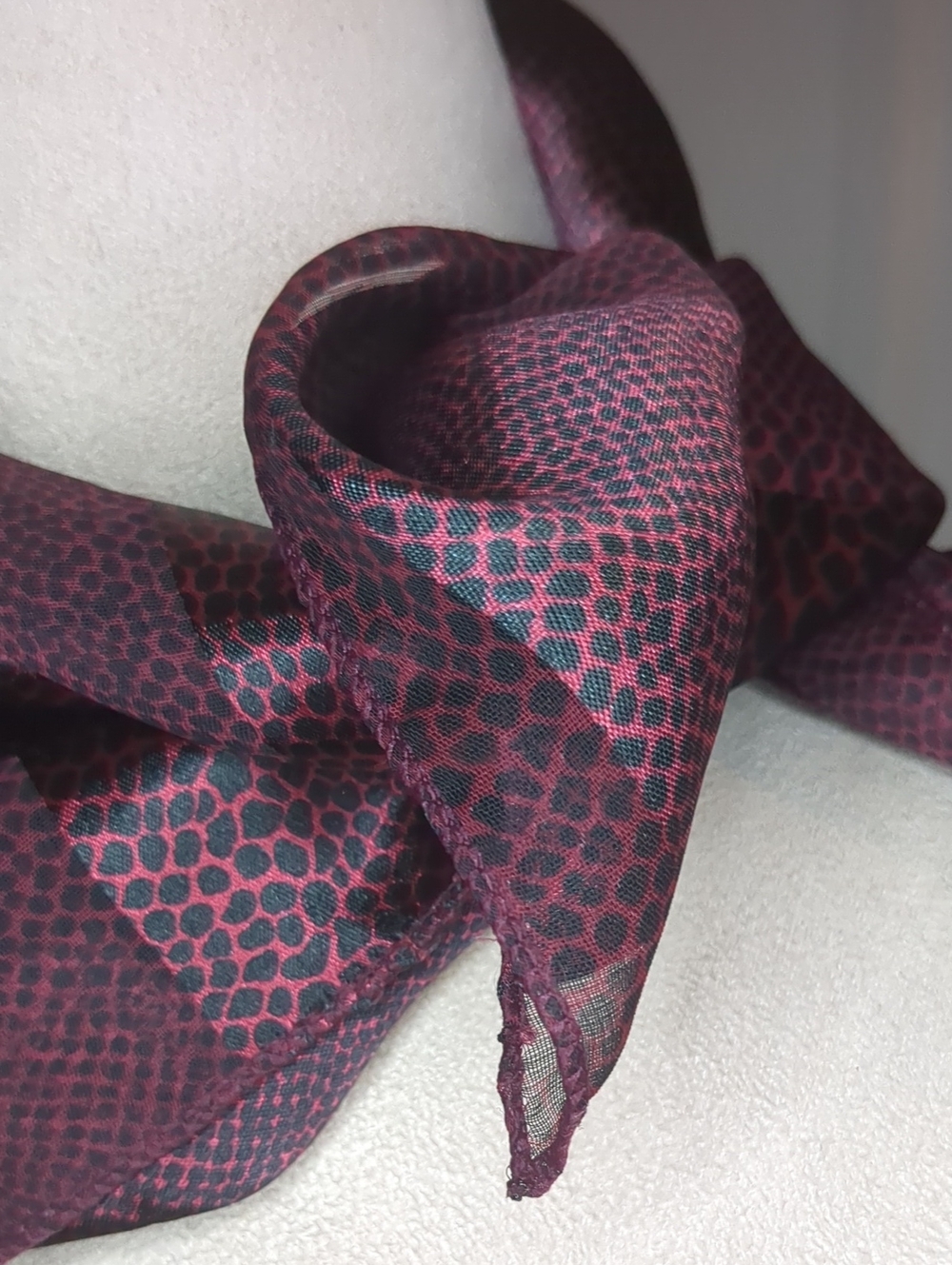 Vintage 80s Liz Claiborne Sheer Burgundy Scarf Preppy Old Money 20" Square - Picture 11 of 12